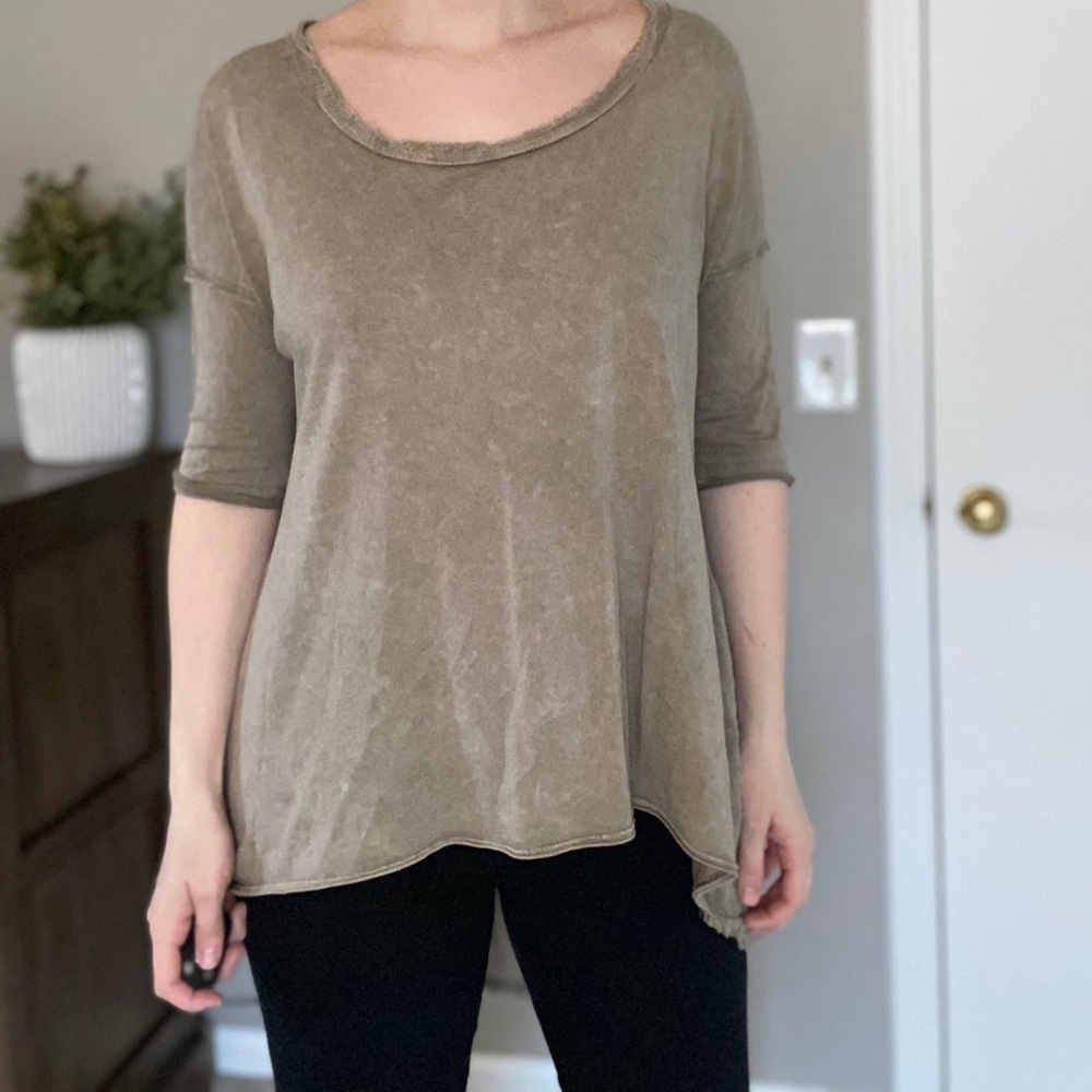 Short sleeve green top